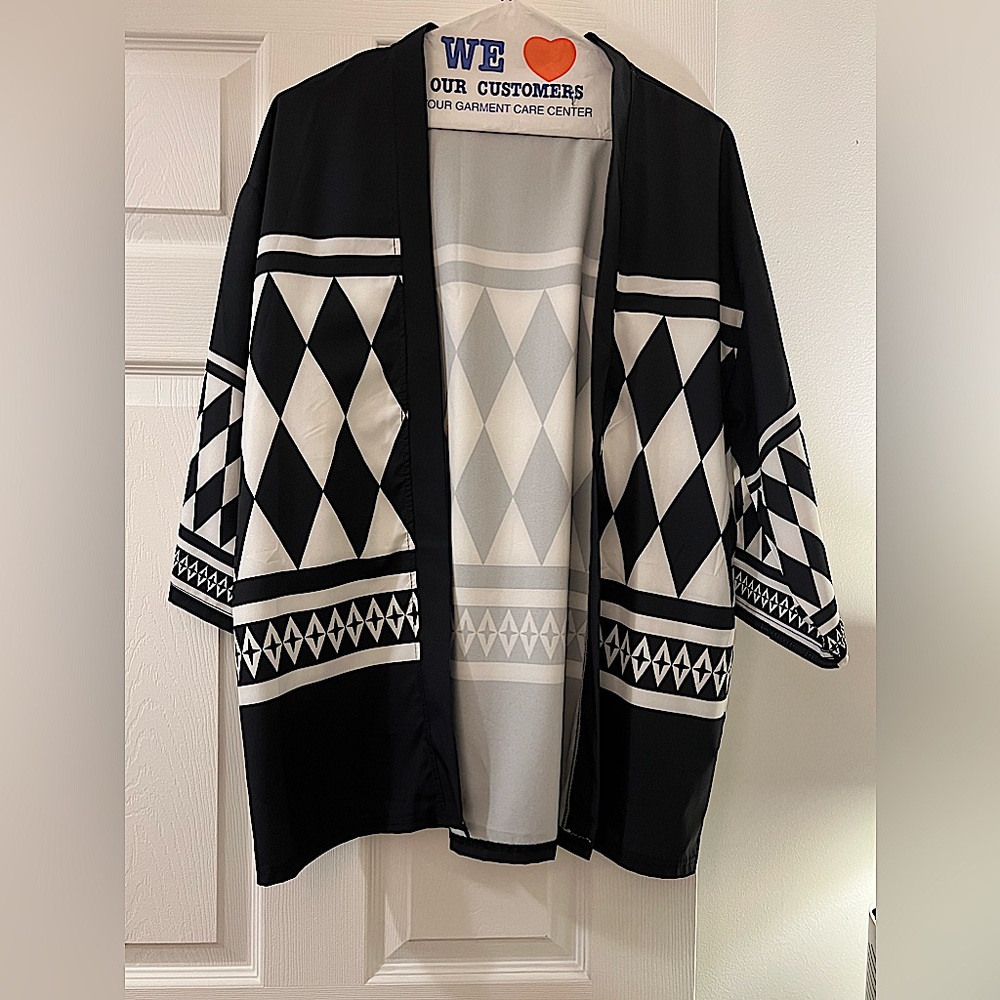 Black and white open front kimono!